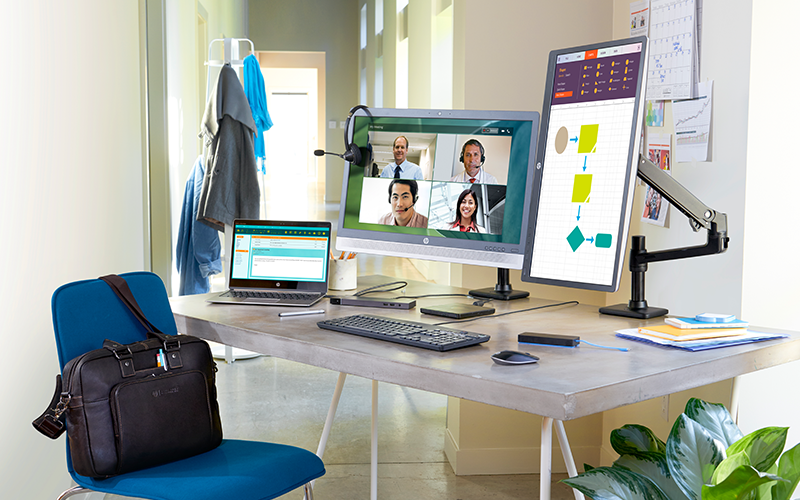 HP EliteDisplay monitors in use